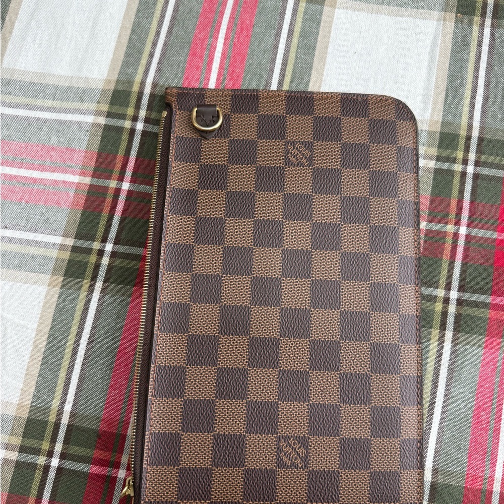 Louis Vuitton pouch/wristlet from GM Neverfull - Picture 2 of 7